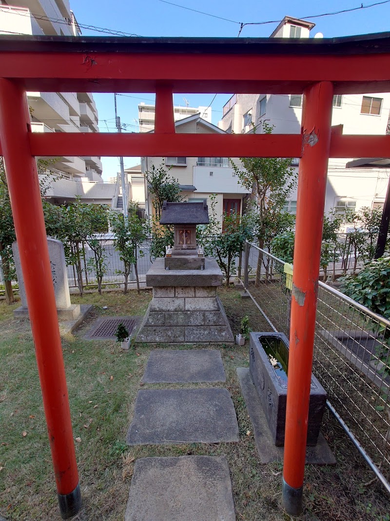 石洞美術館
