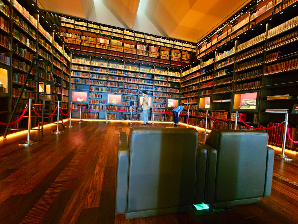 東洋文庫ミュージアム‐モリソン書庫