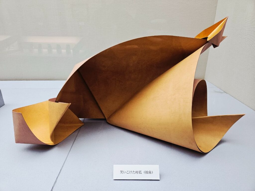 紙のアート作品