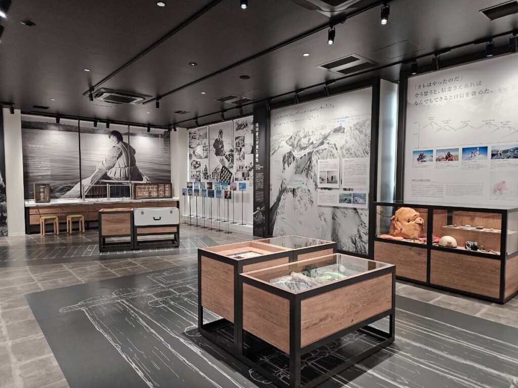 開館は18時まで。ただし展示室は早めに入るのが安心