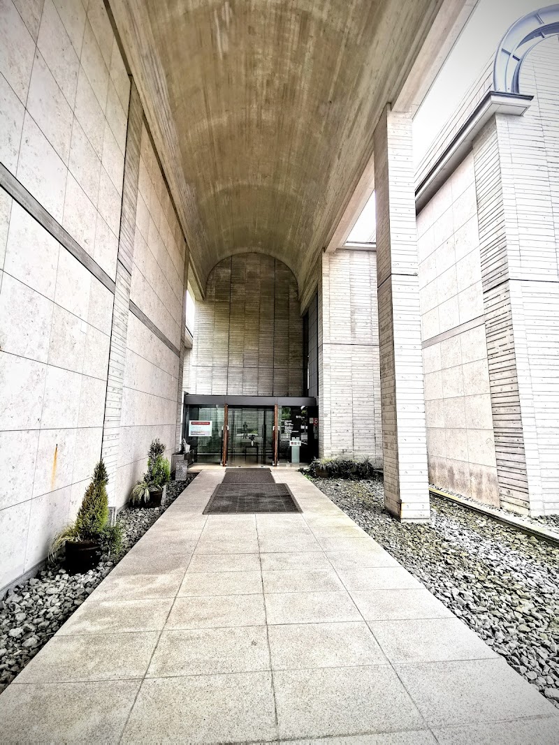 富岡市立美術博物館・福沢一郎記念美術館