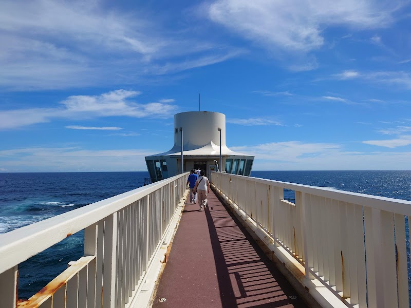 かつうら海中公園海中展望塔 の写真