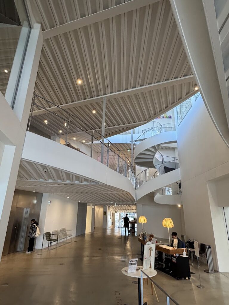 太田市美術館・図書館 の写真