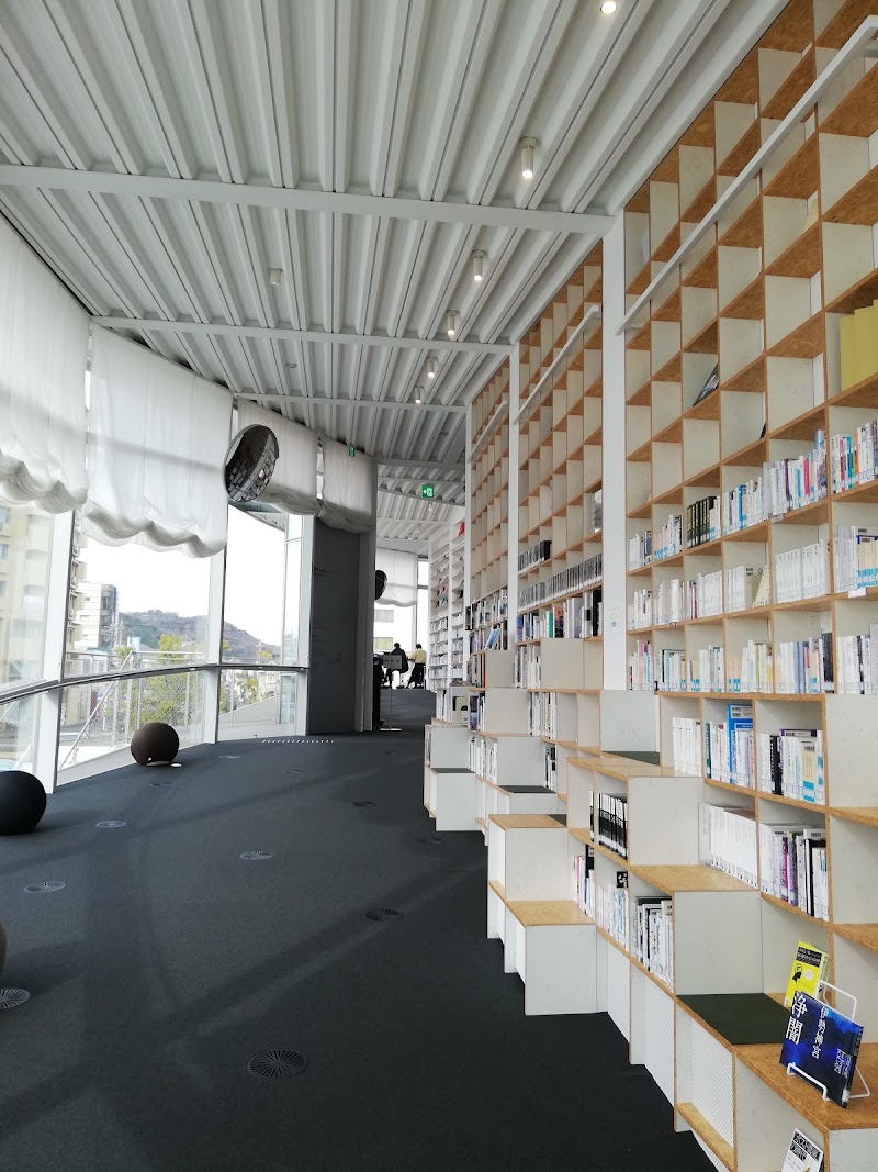 太田市美術館・図書館