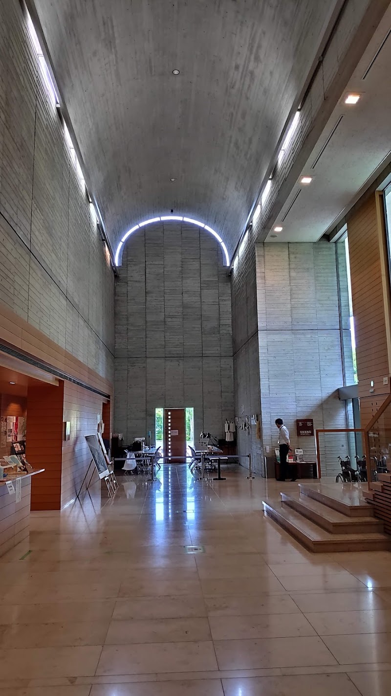 富岡市立美術博物館・福沢一郎記念美術館