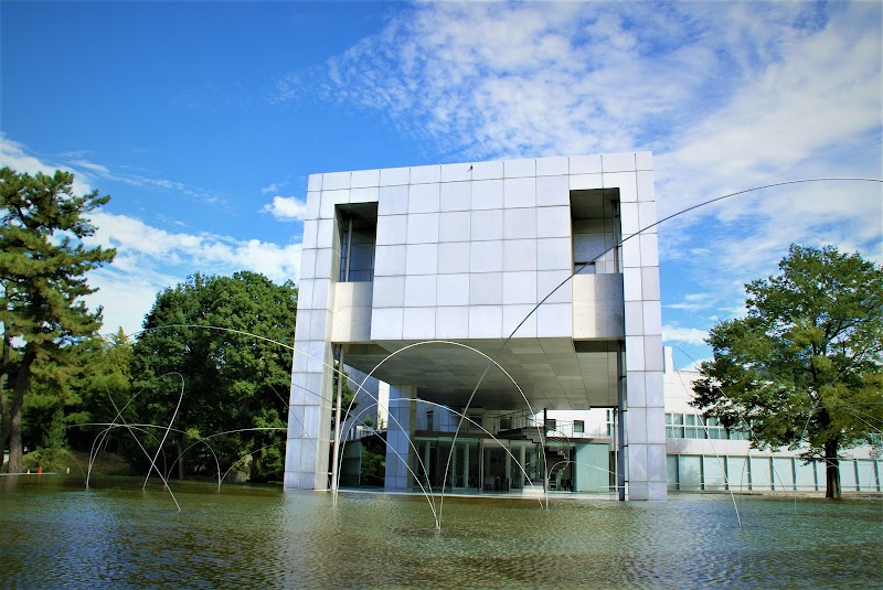 群馬県立近代美術館