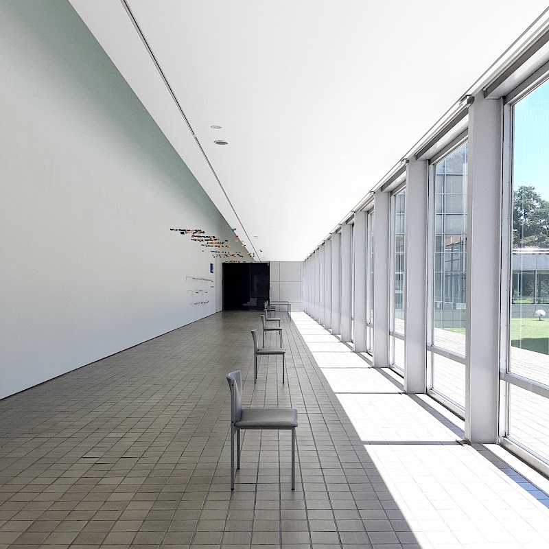 群馬県立近代美術館