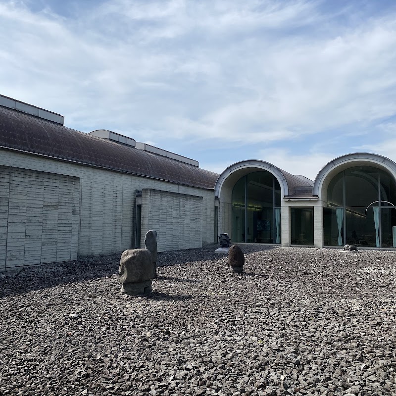 富岡市立美術博物館・福沢一郎記念美術館