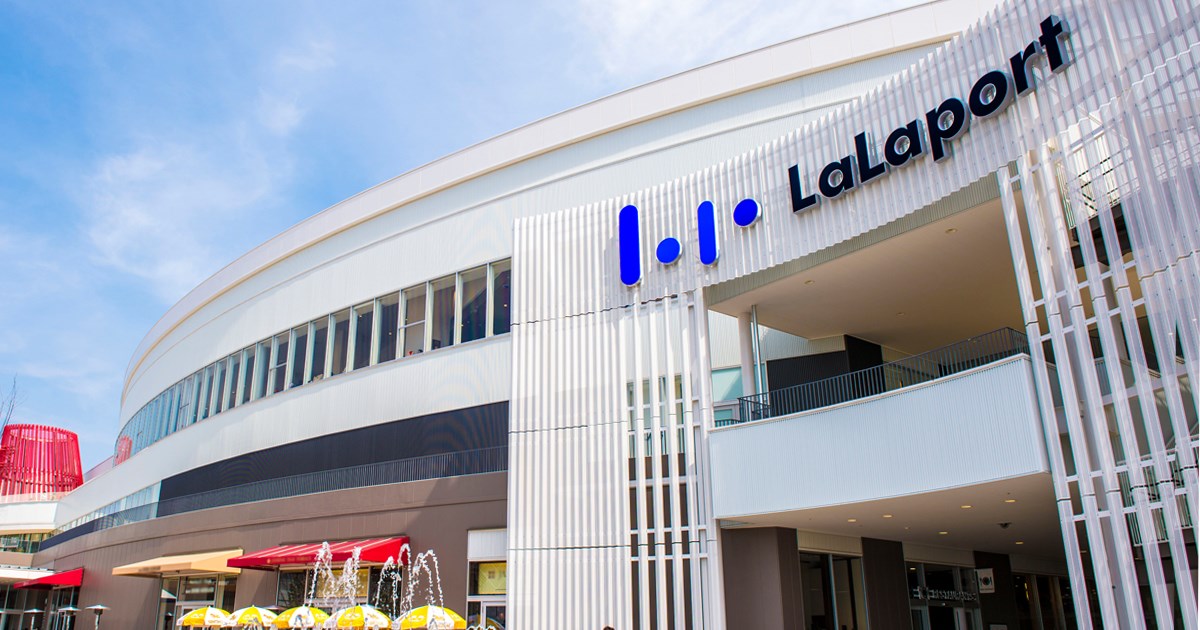 ららぽーと立川立飛・・(@{Type=card; Url=https://mitsui-shopping-park.com/lalaport/tachikawa; FinalUrl=https://mitsui-shopping-park.com/lalaport/tachikawa/; Title=ららぽーと立川立飛; SiteName=ららぽーと立川立飛; Description=三井ショッピングパーク ららぽーと立川立飛はJR立川駅から多摩モノレールで2駅、立飛駅直結。ファッションもグルメも充実の、家族で楽しめるショッピングモールです。駐車場約3,100台分。; ImageUrl=https://mitsui-shopping-park.com/lalaport/tachikawa/common/image/common/og-tachikawa.jpg; ImageSource=ogp; HostName=mitsui-shopping-park.com}.Title)