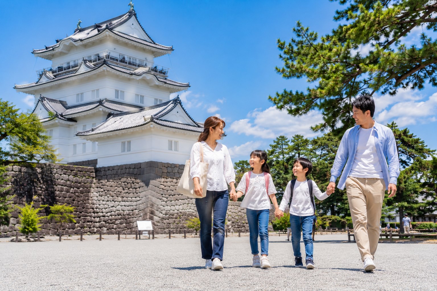 小田原で子供とおでかけする家族の街歩き